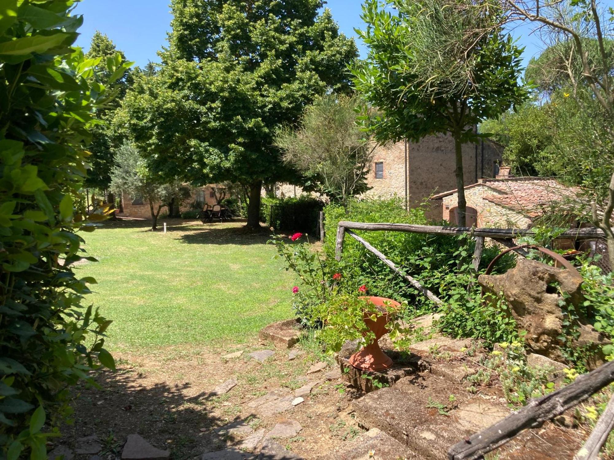 Agriturismo Le Colline Montescudaio Buitenkant foto